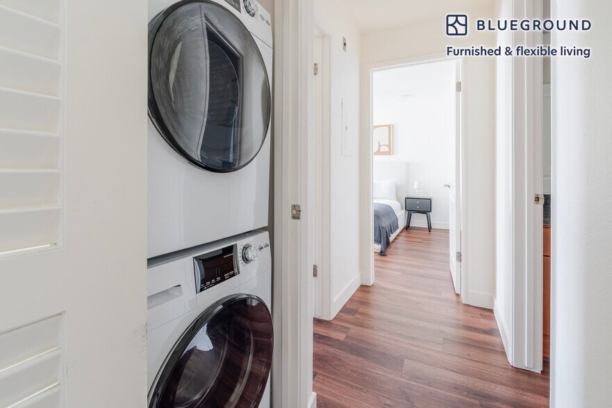 Building Photo - 1050 Benton St