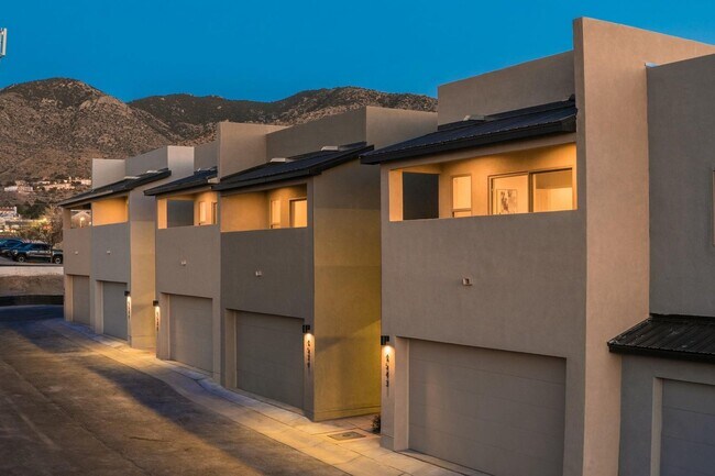 Building Photo - New Townhome in the Far NE Heights