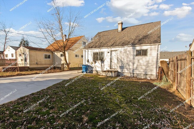 Building Photo - Charming 3-bedroom home on Lauren Ave. in ...