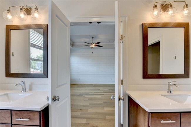 Building Photo - 341 Bailey Walk