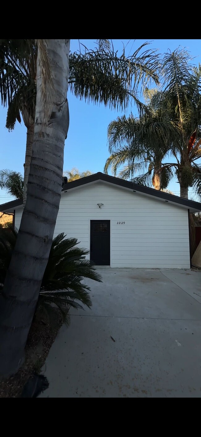 Front Enterance - 22131 Leadwell St