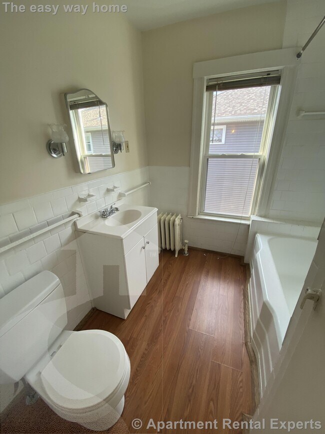 Building Photo - 42 Wilson Ave