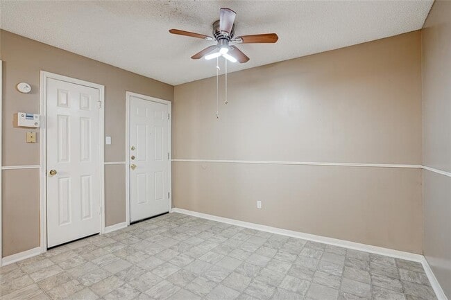 Building Photo - 2122 Jasmine Path