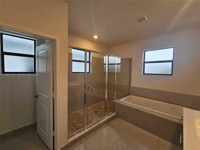 Building Photo - 4578 SW 174th Ave