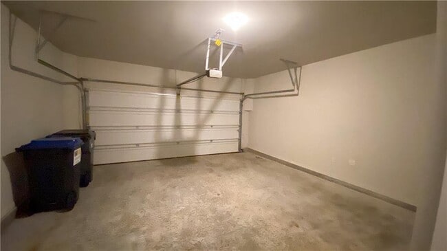 Building Photo - 4426 Kerrington Ave