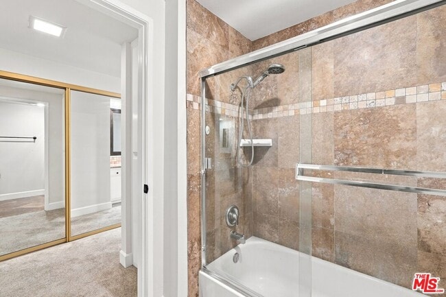 Building Photo - 2322 Palos Verdes Dr W