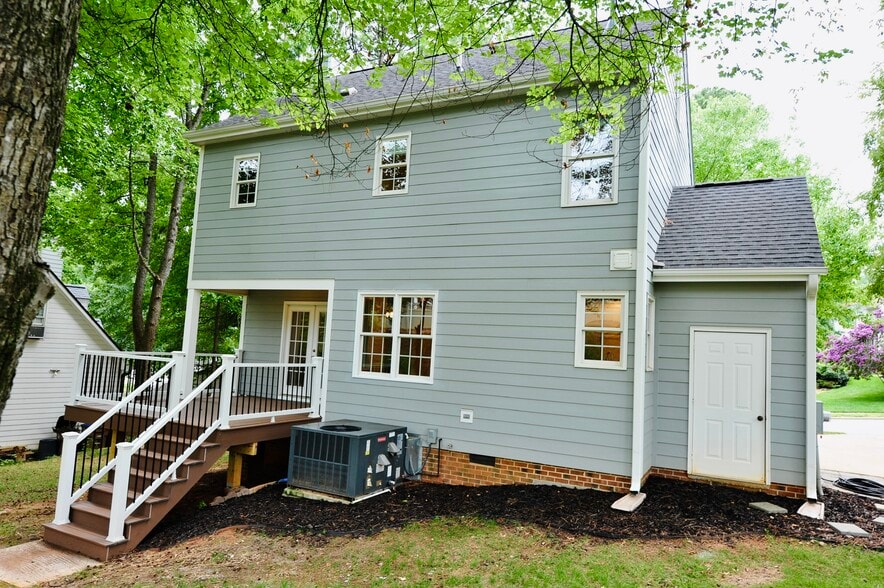 Building Photo - 962 Saint Catherines Dr