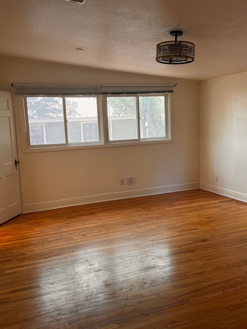 Building Photo - 1710 Clifford Ave