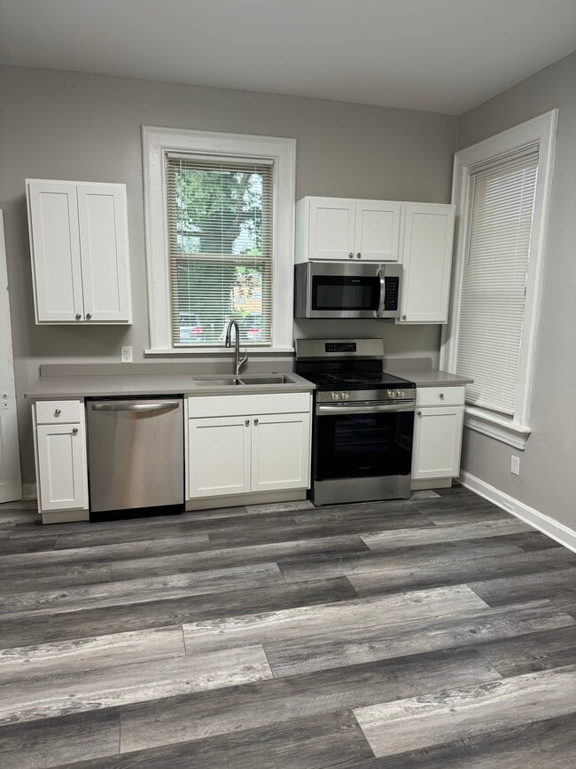 Quartz countertops - 1314 Chase Ave