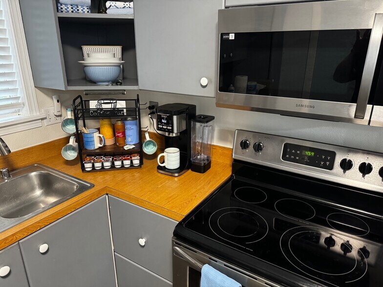 Building Photo - 2525 Azurite Ct