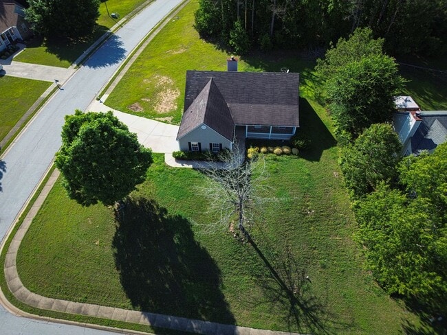 Building Photo - Coming Soon.....Gorgeous 3br 2bath home, beautiful front porch and spacious yard!!