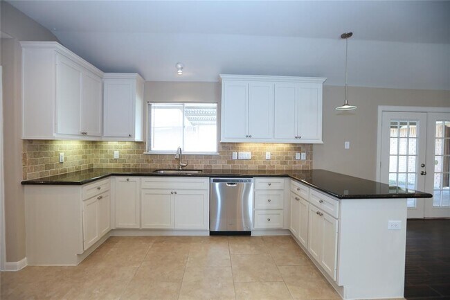 Building Photo - 7802 Valley View Ln