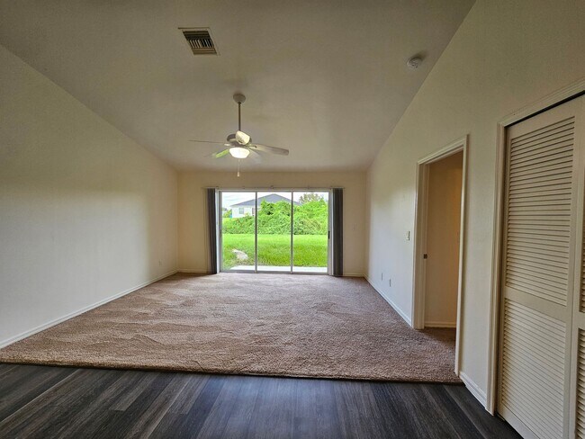 Building Photo - Price Drop! 2/2 plus Den