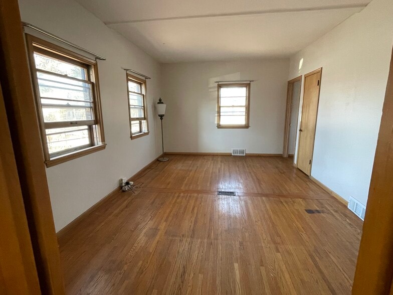 Primary BR - 1628 California St NE