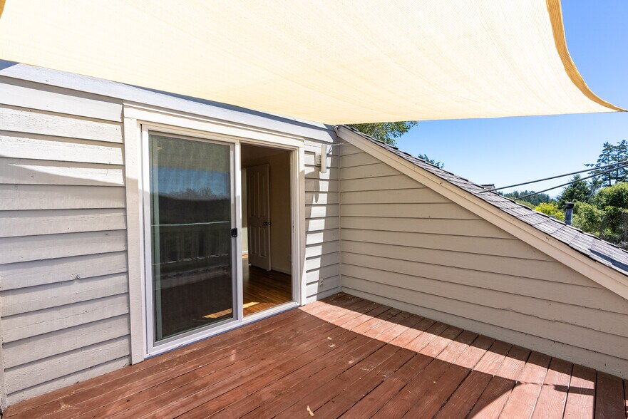 Building Photo - 813 Isbel Ct