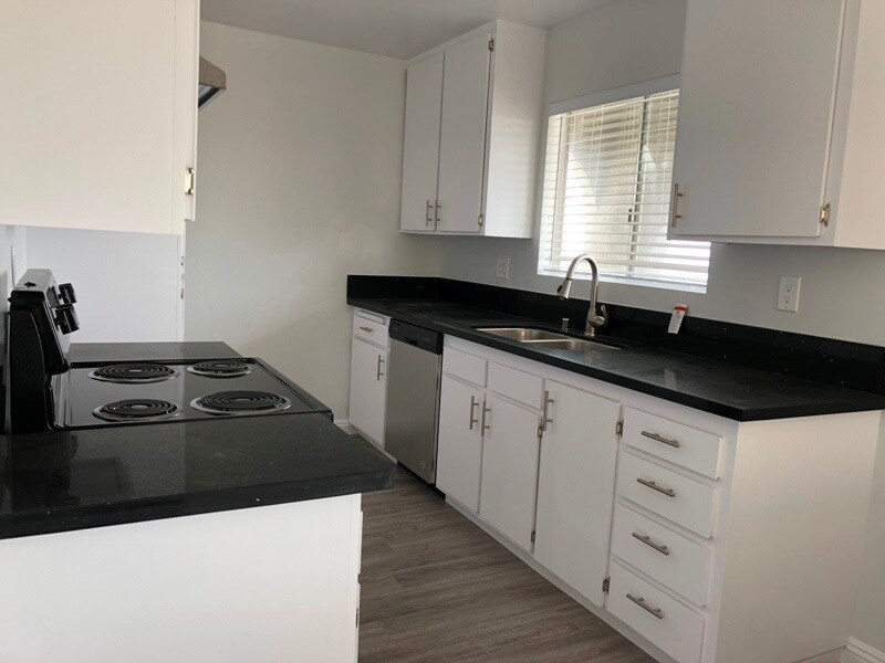 Building Photo - 2508 Highland Ave