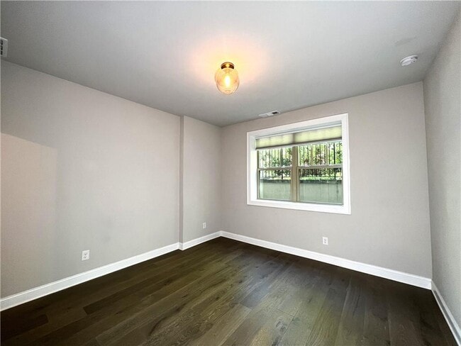 Building Photo - 4353 Parkside Pl