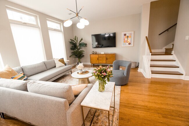 Building Photo - 130 Home St