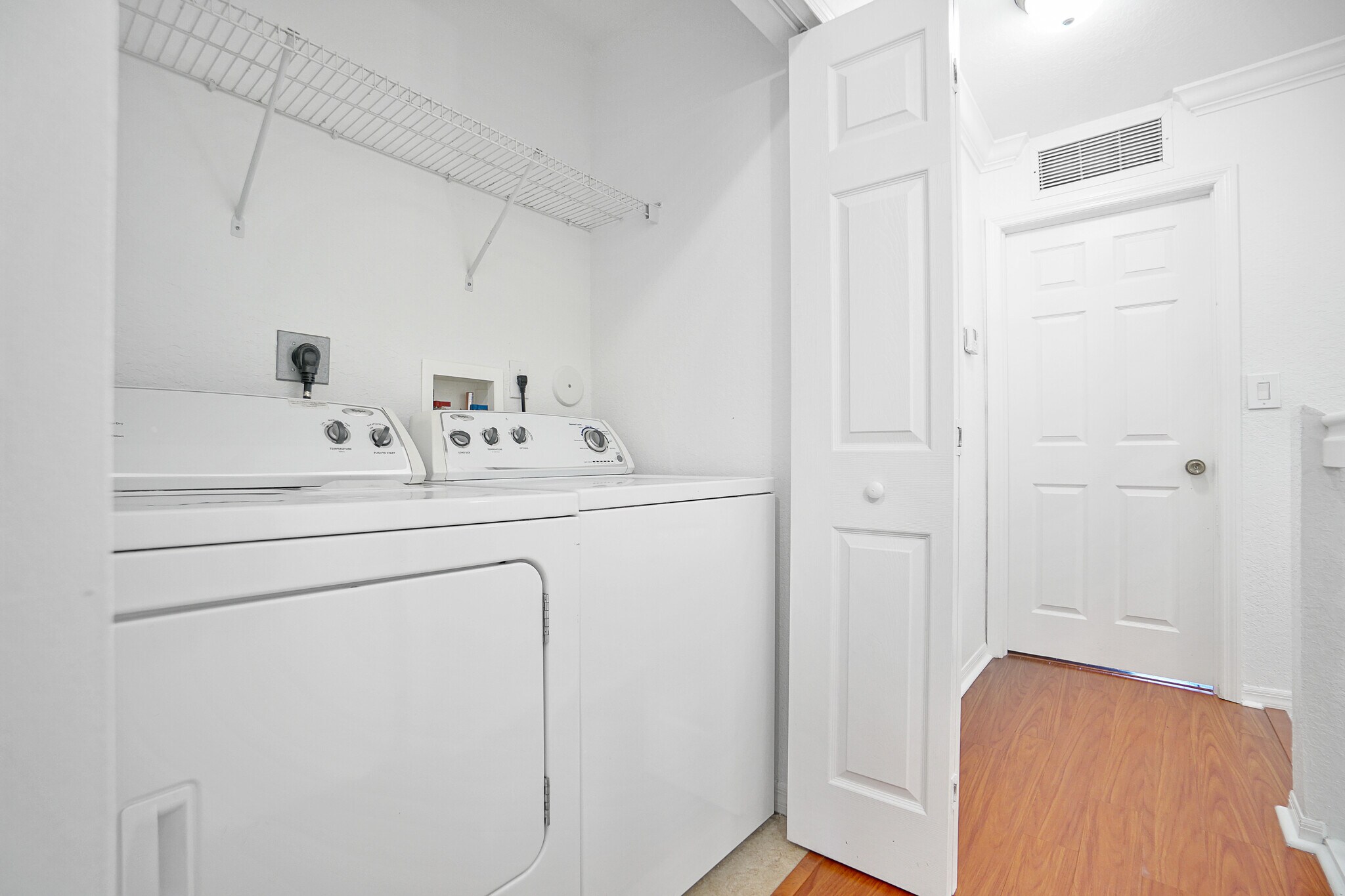 Building Photo - 8881 SW 220th Ln