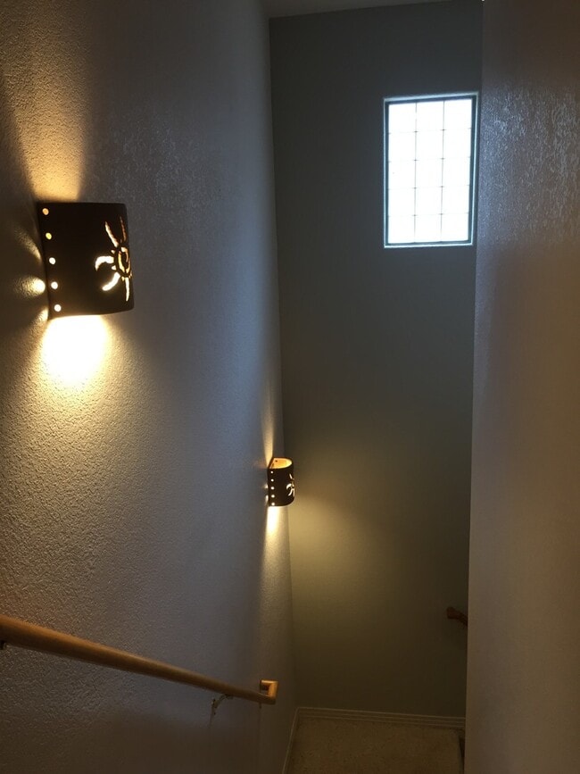 Building Photo - Manitou Springs Townhome