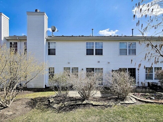 Building Photo - 464 Lancaster Dr