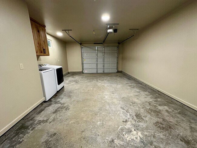 Building Photo - 259 Hodgson St