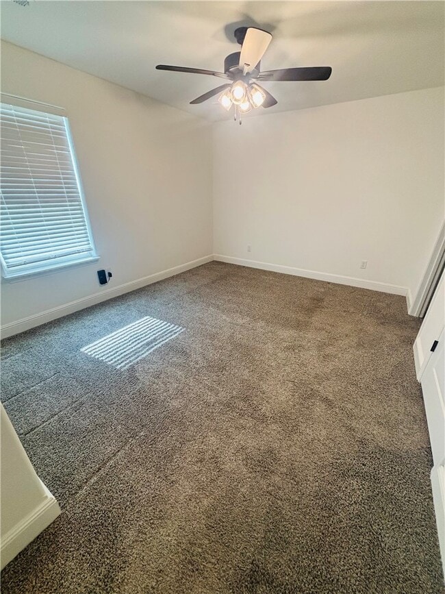 Building Photo - 2131 Wildflower Dr