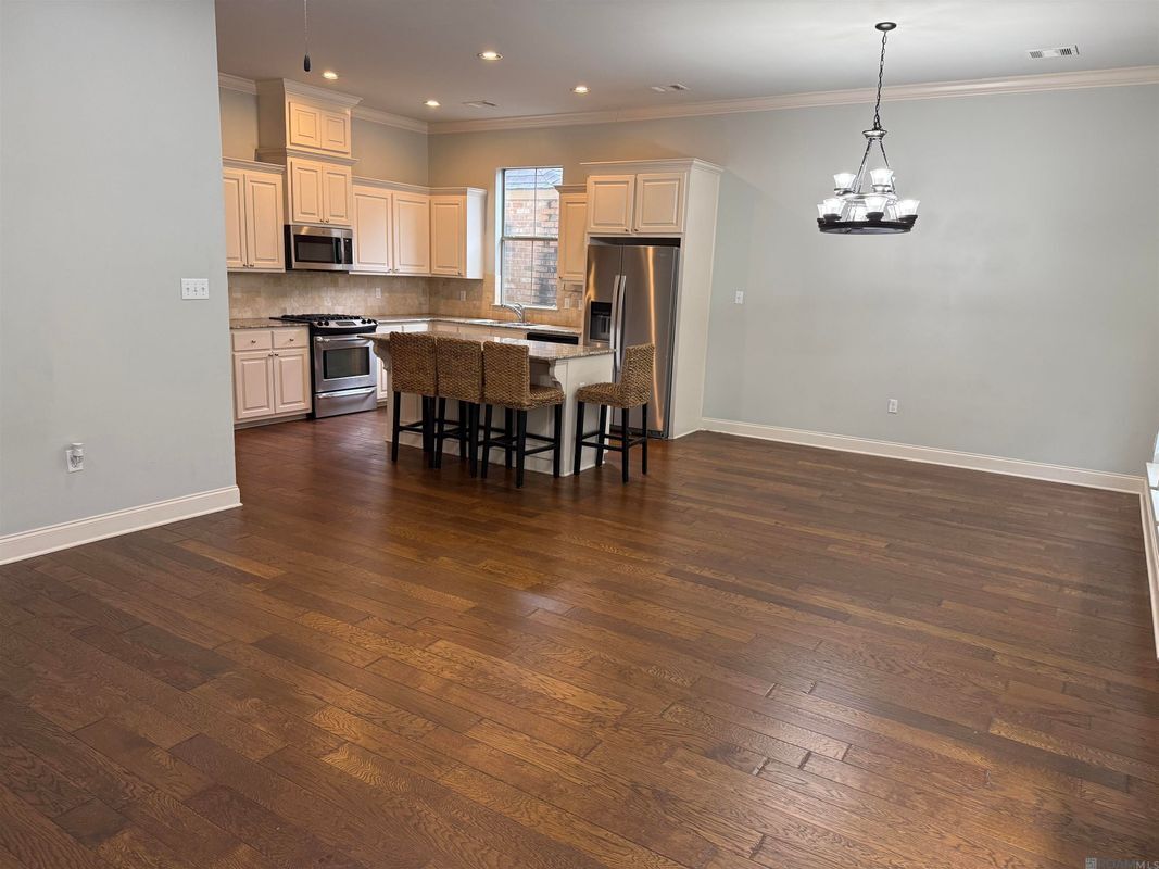 Building Photo - 8017 Seville Ct