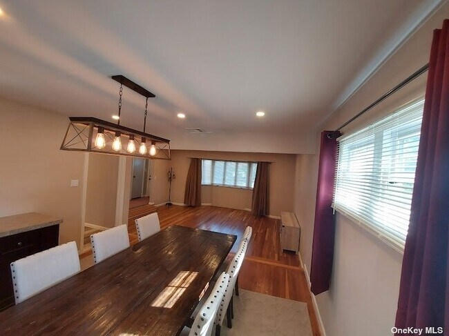 Building Photo - 4647 Merrick Rd