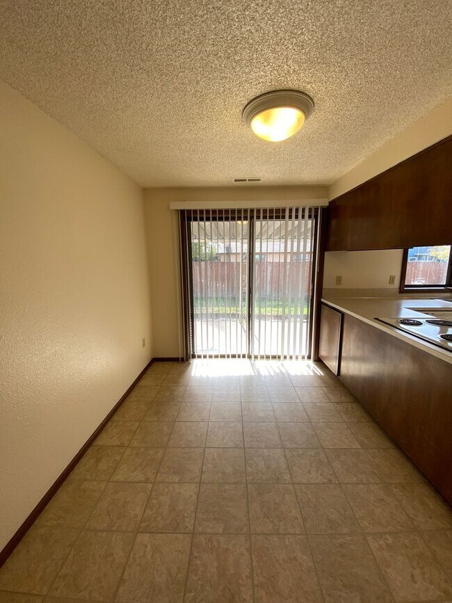 Building Photo - Spacious 3 bedroom 2 Bath Home in SE Corvallis