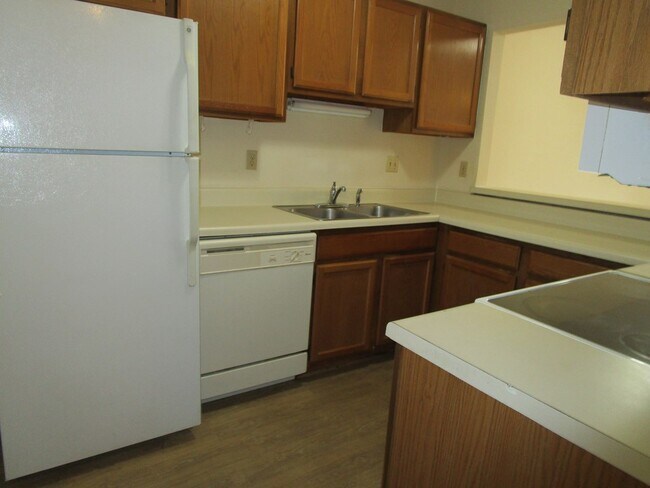 Building Photo - 615 Archdale Dr