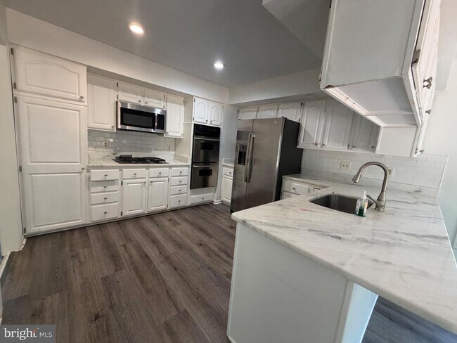 Building Photo - 4009 Dogberry Ln