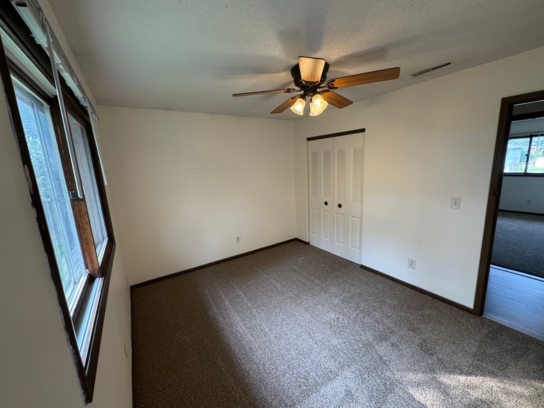 Secondary Bedroom - 4831 Tama St