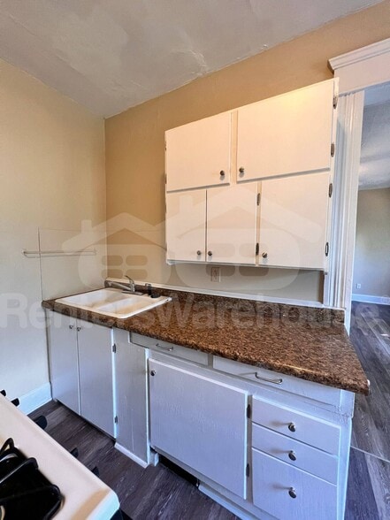 Building Photo - 3419 1st St