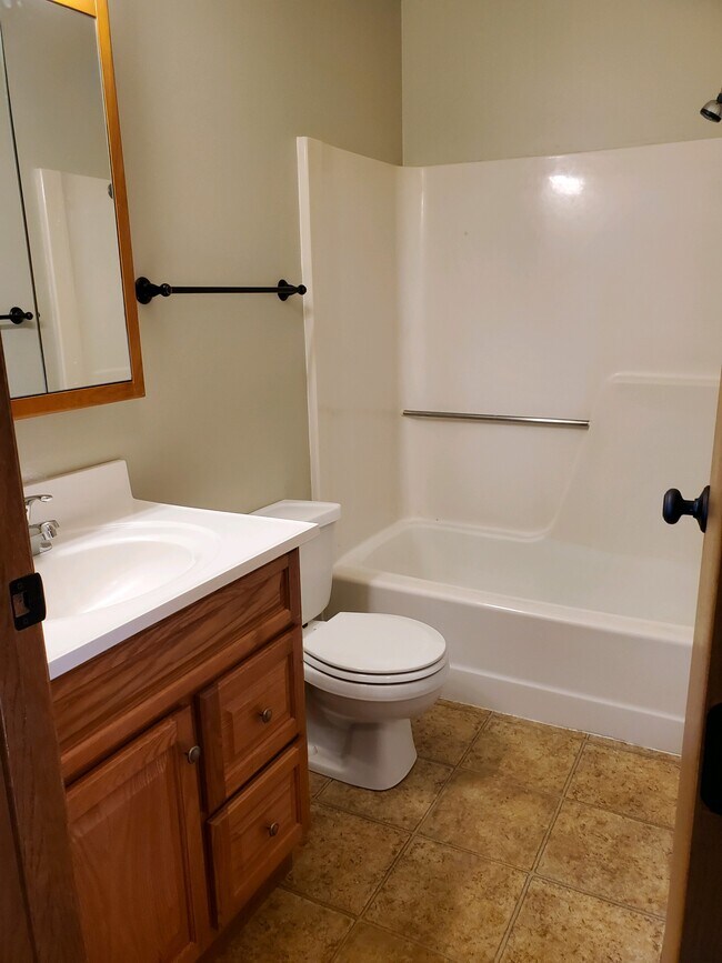Bathroom - 1500 32nd Ave SW