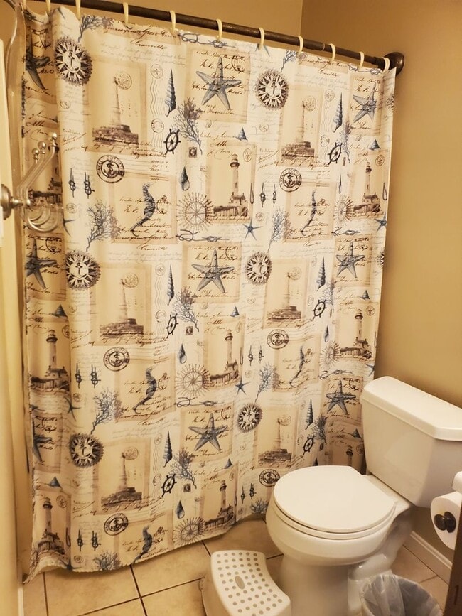 Building Photo - Deep Creek