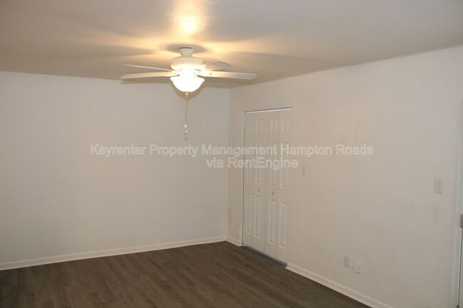 Building Photo - 5776 W Hastings Arch