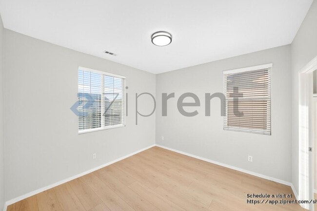Building Photo - 5746 Brianhead Dr