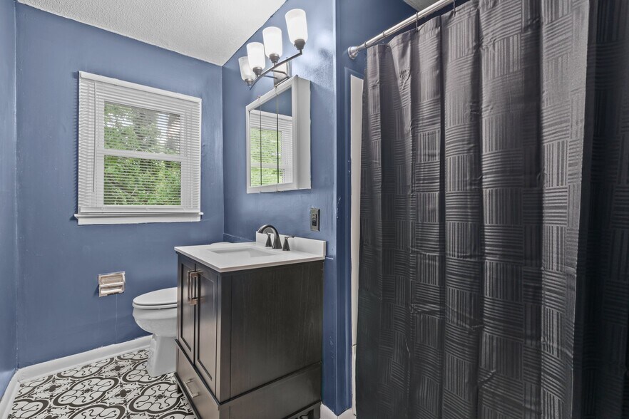 Building Photo - 5364 Silver Pine Dr