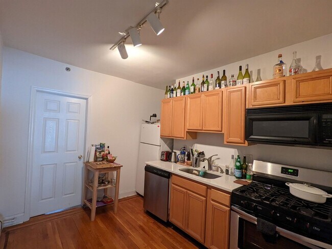 Building Photo - 403 Washington St