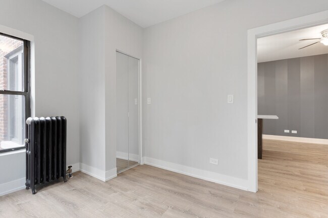 Building Photo - 1651 W Jonquil Terrace