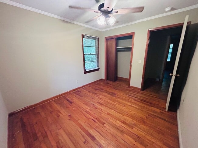 Building Photo - Charming Country Living - 3BR Brick Ranch in Round O