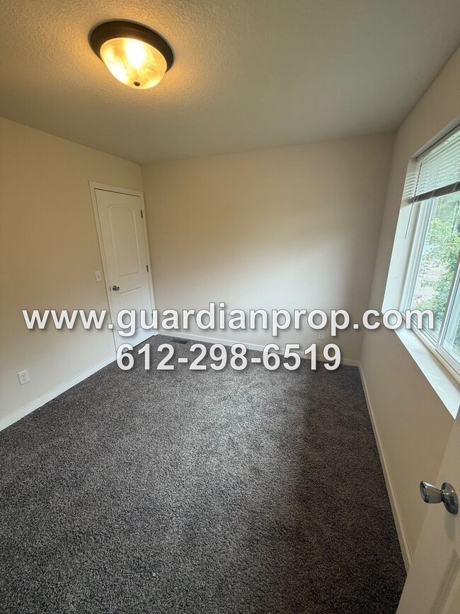 Building Photo - 7555 Cloman Way E