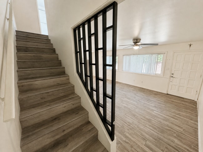 Building Photo - 211 E Santa Paula St