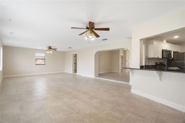 Building Photo - 5008 S Shore Dr