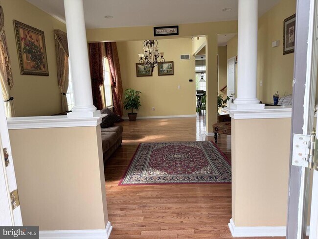 Building Photo - 413 Ruby Rd