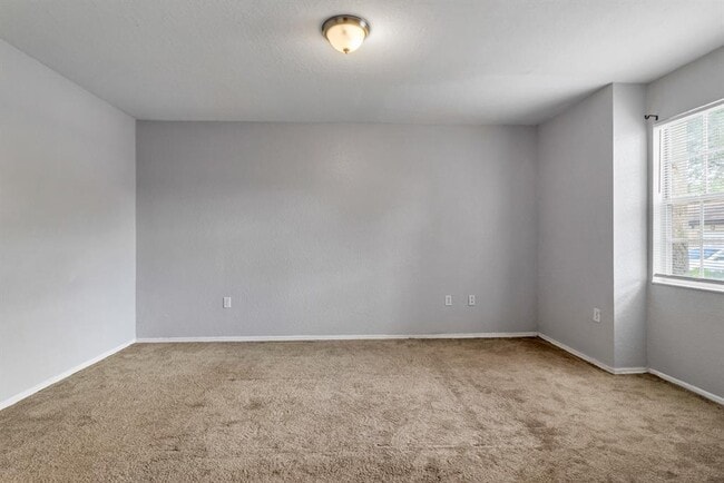 Building Photo - 13929 Fairway Island Dr