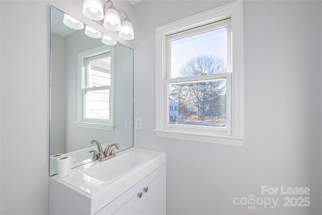 Building Photo - 4709 Morning Dew Ct