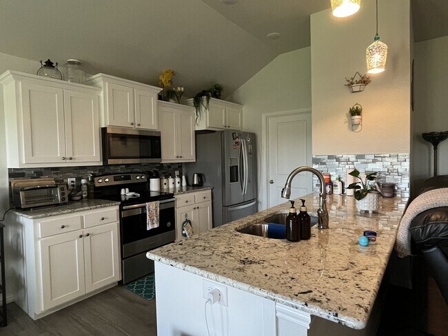Building Photo - 5031 Olivia