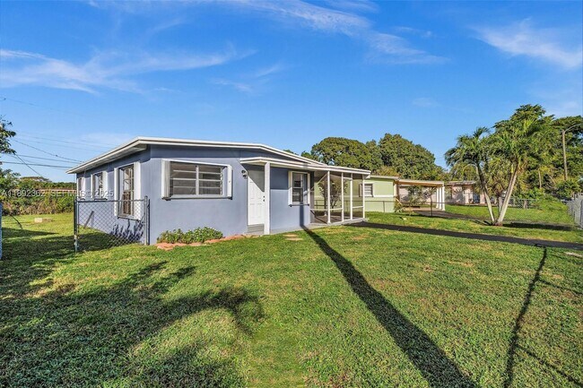 Building Photo - 137 NW 29th Ave